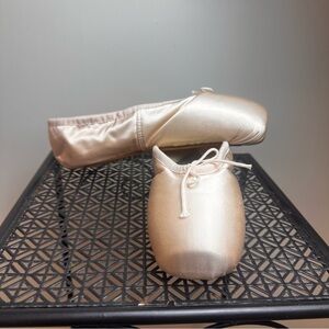 Bloch Sonata S0130 Satin Pointe Ballet Toe Shoes with Ribbons C5 Womens Size 7.5